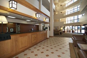 H I Express & Suites San Antonio Medical-Six Flags エクステリア 写真